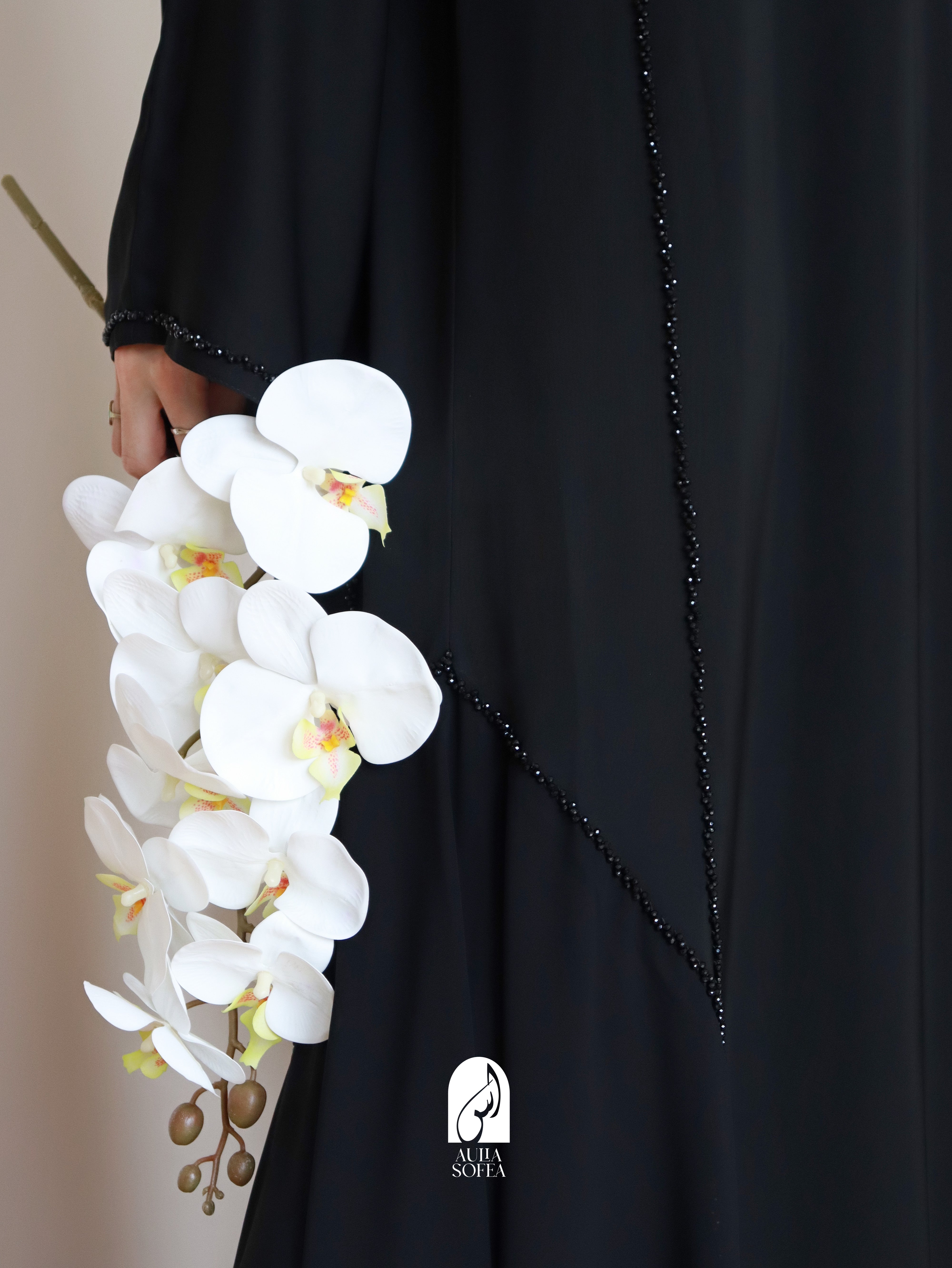 Jameela Abaya in Black