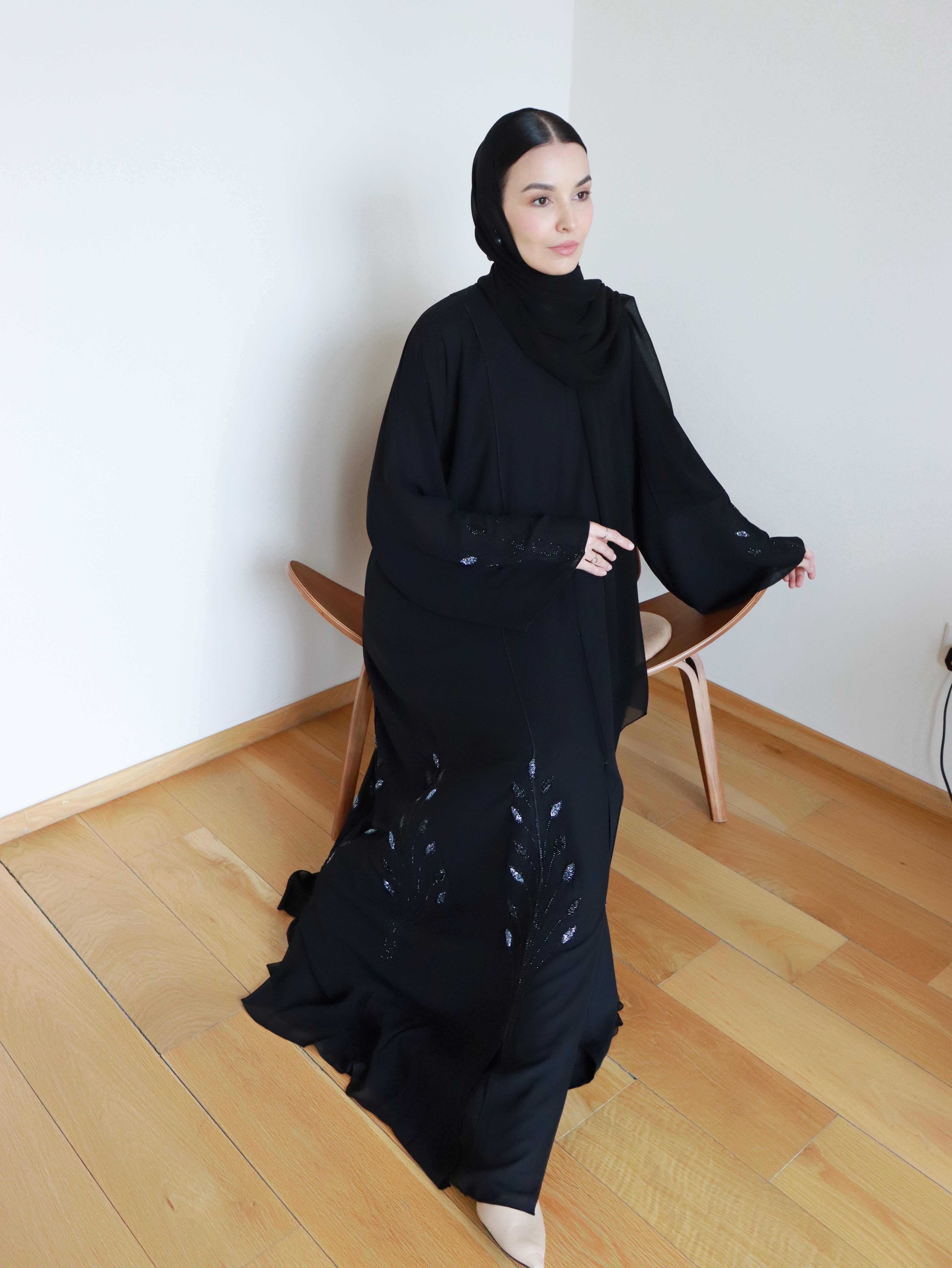 Alveera Abaya in Black