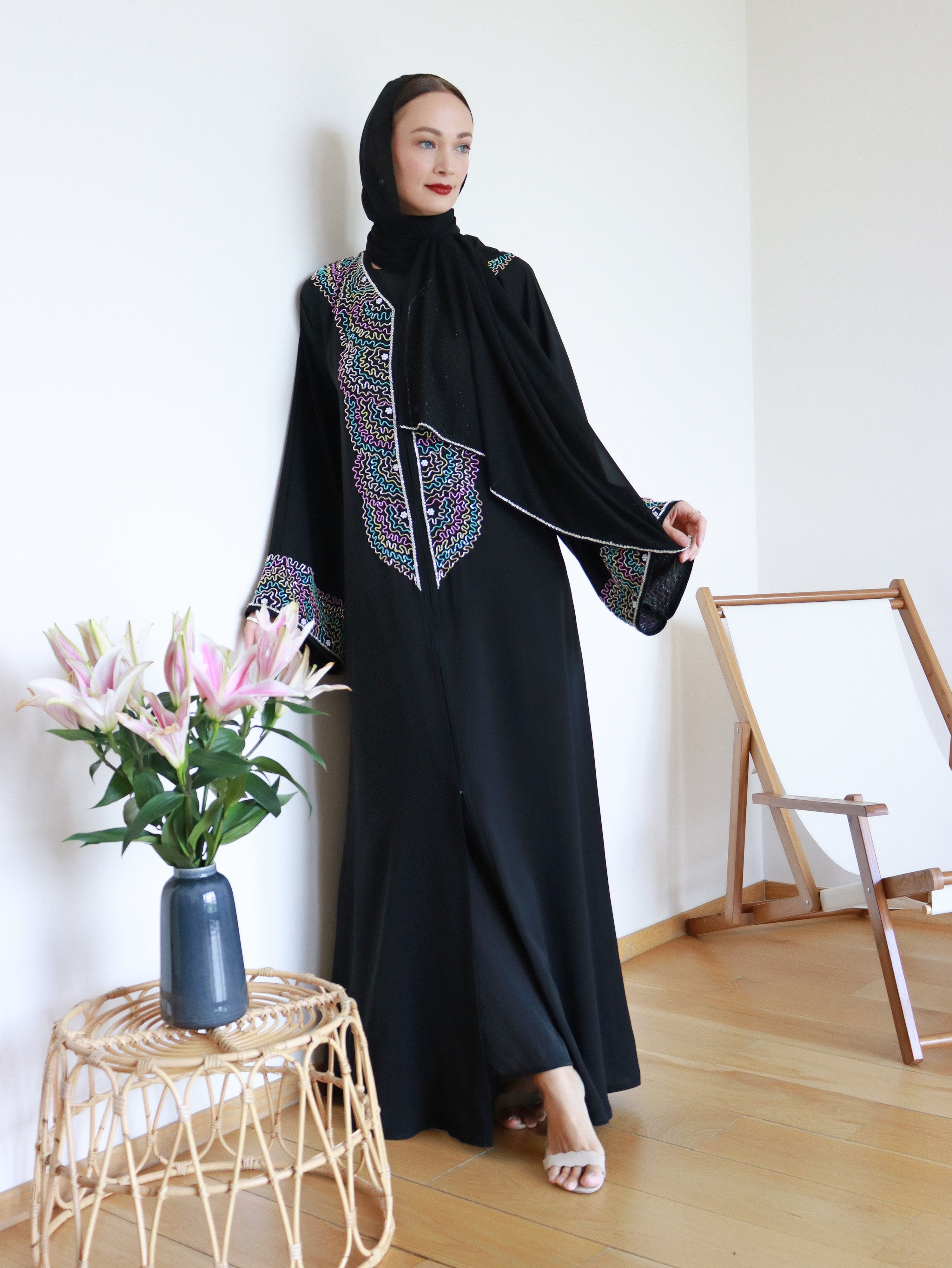 Saniyya Abaya in Black