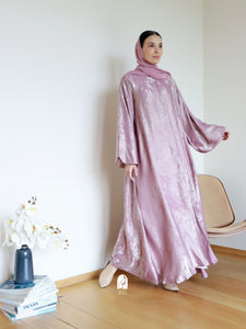 Esra Abaya in Lavender