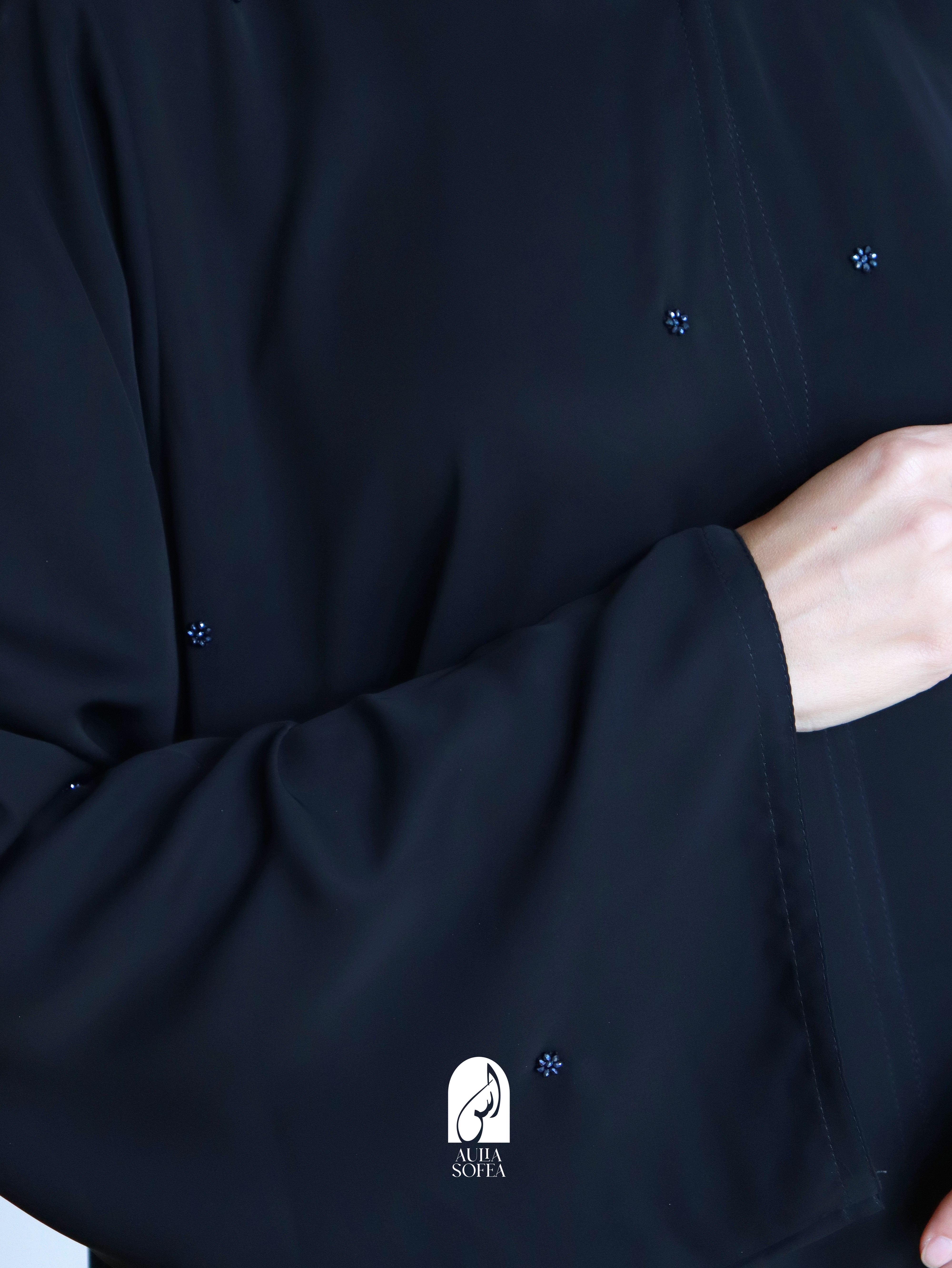 Hanaa Abaya in Black