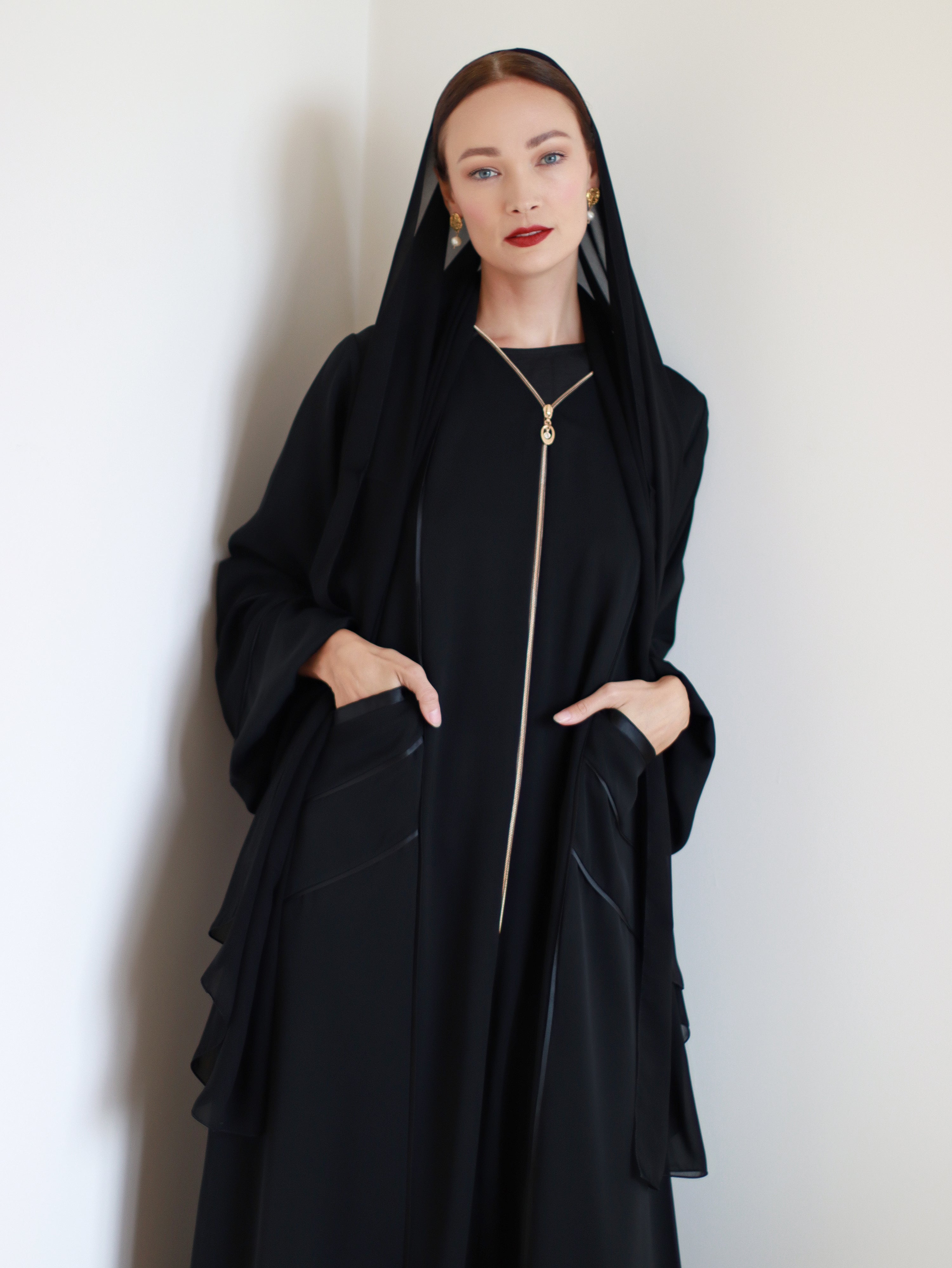 Calla Abaya in Black