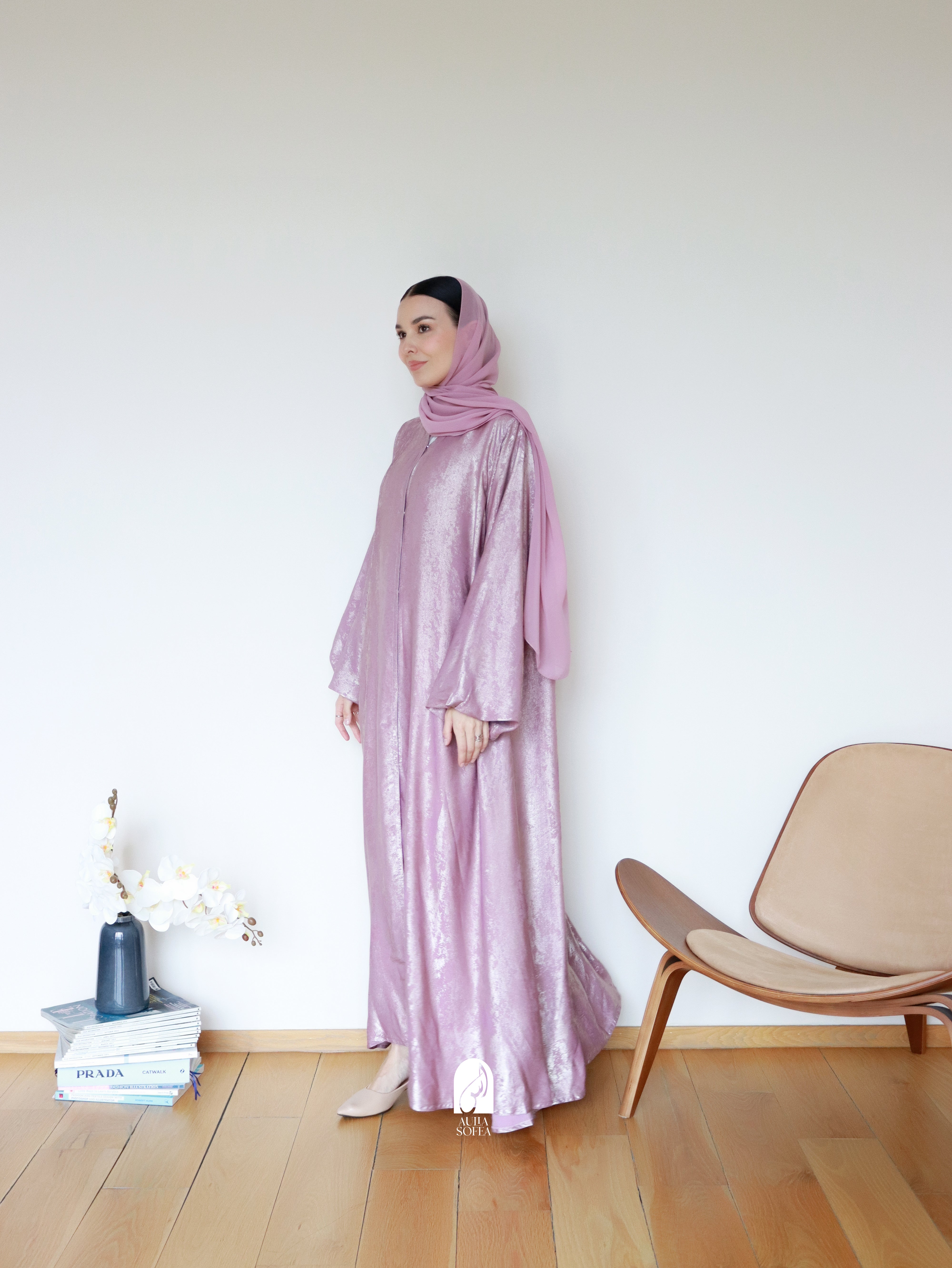 Esra Abaya in Lavender