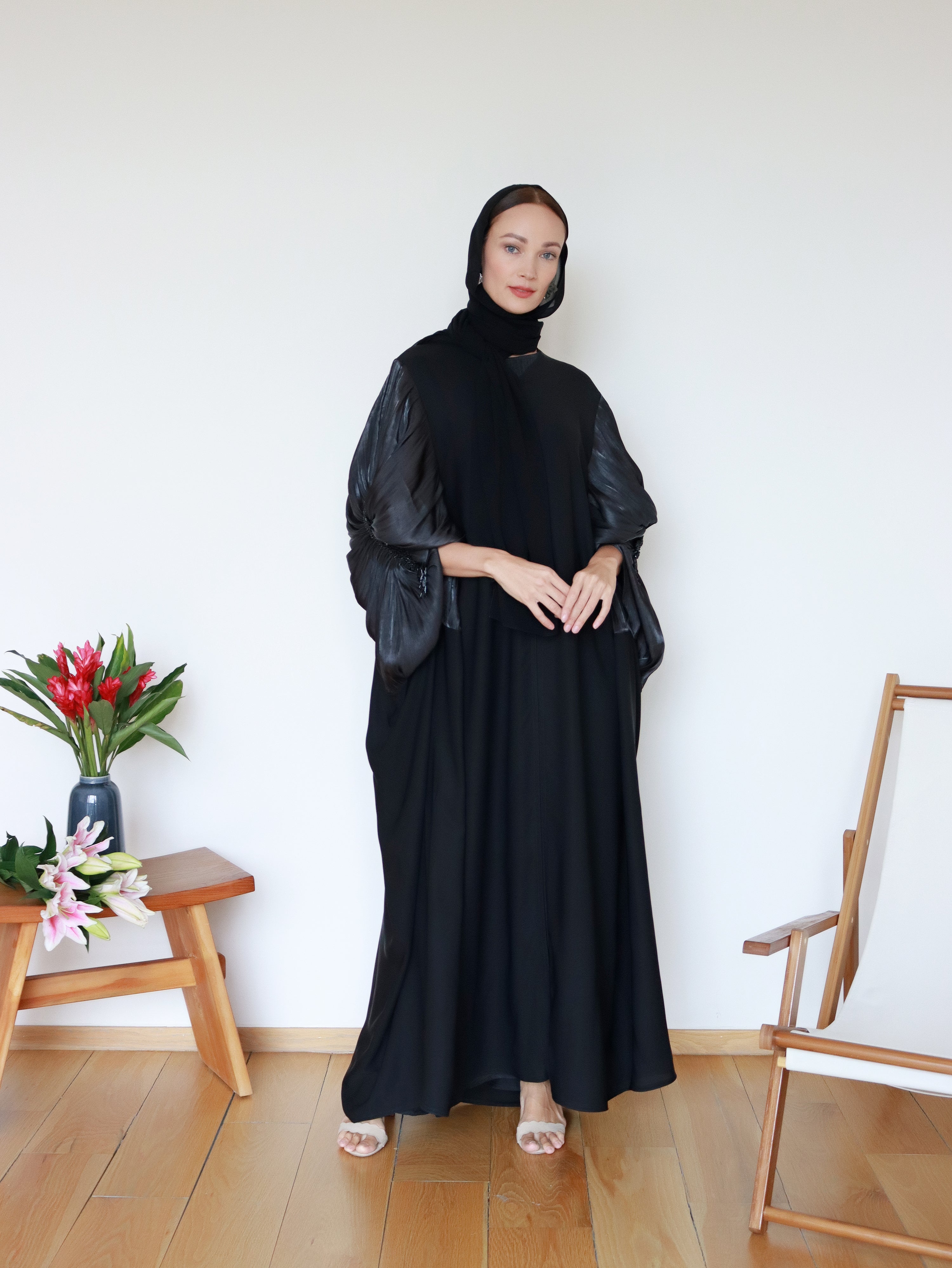 Zeeya Abaya in Black