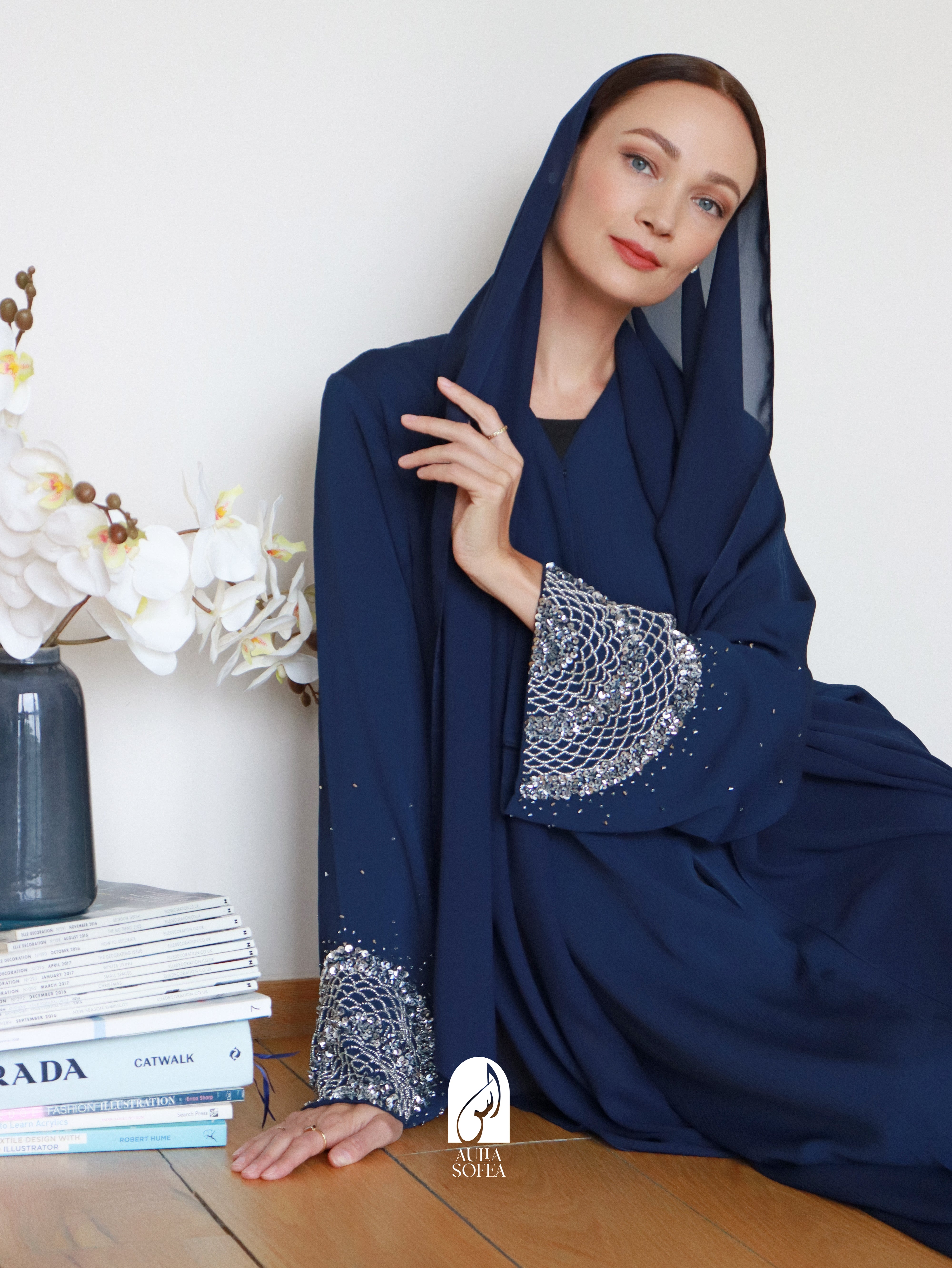 Nuhaa Abaya in Navy Blue