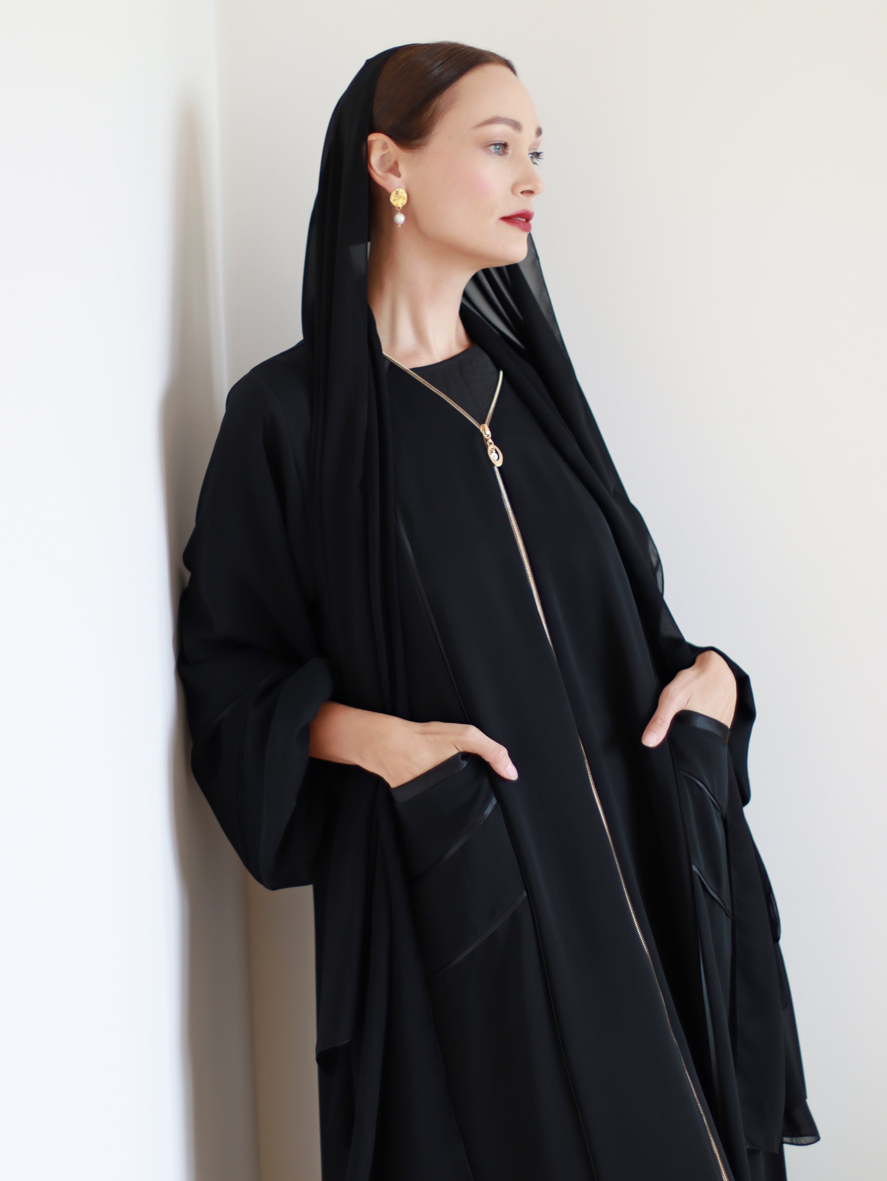 Calla Abaya in Black