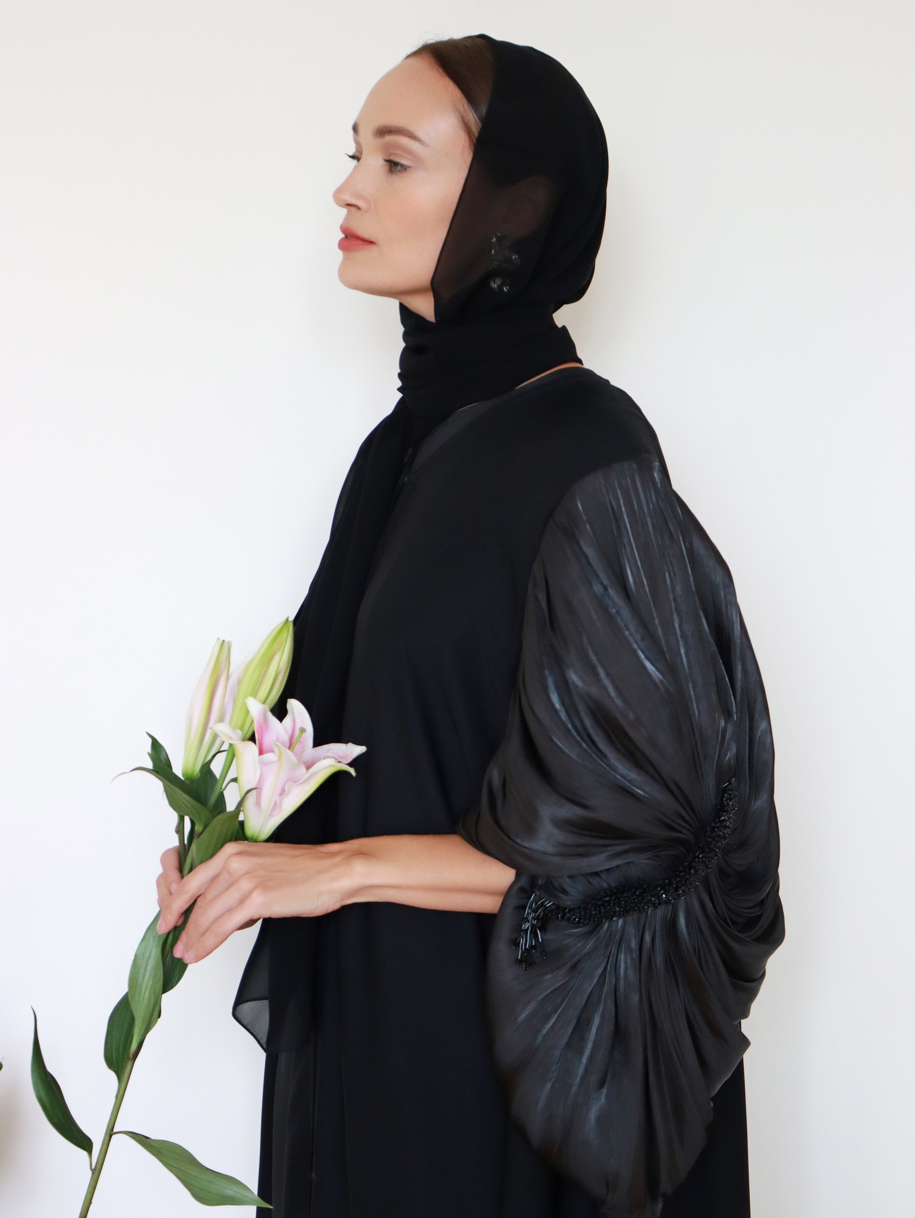 Zeeya Abaya in Black