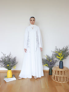 Zafeera Abaya in Off White