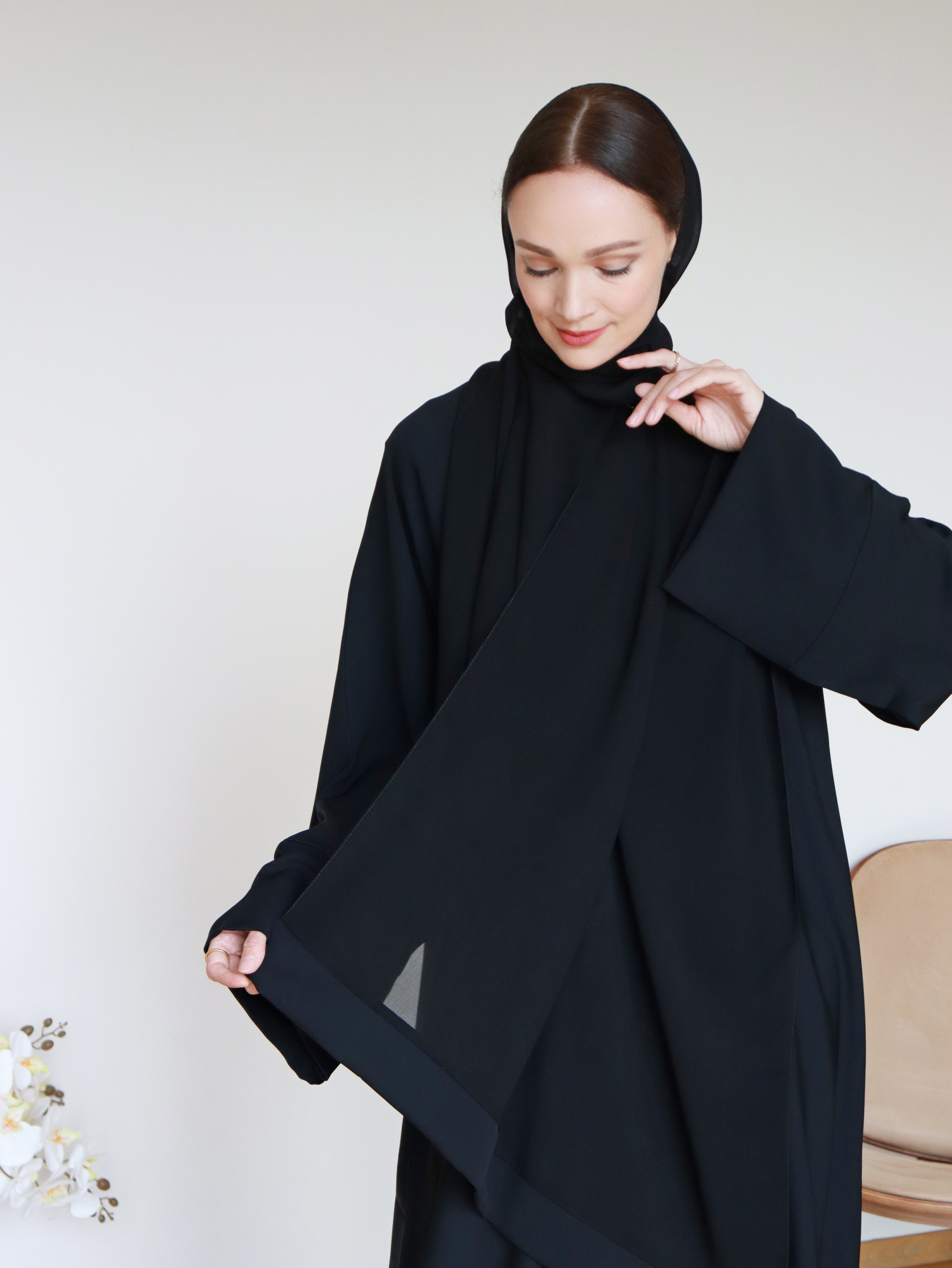 Aila Abaya in Black