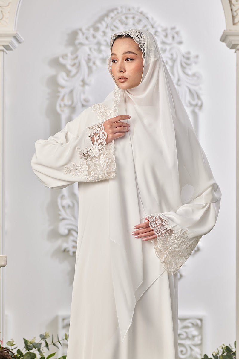 Wirda Lace Abaya in Off White