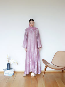 Esra Abaya in Lavender