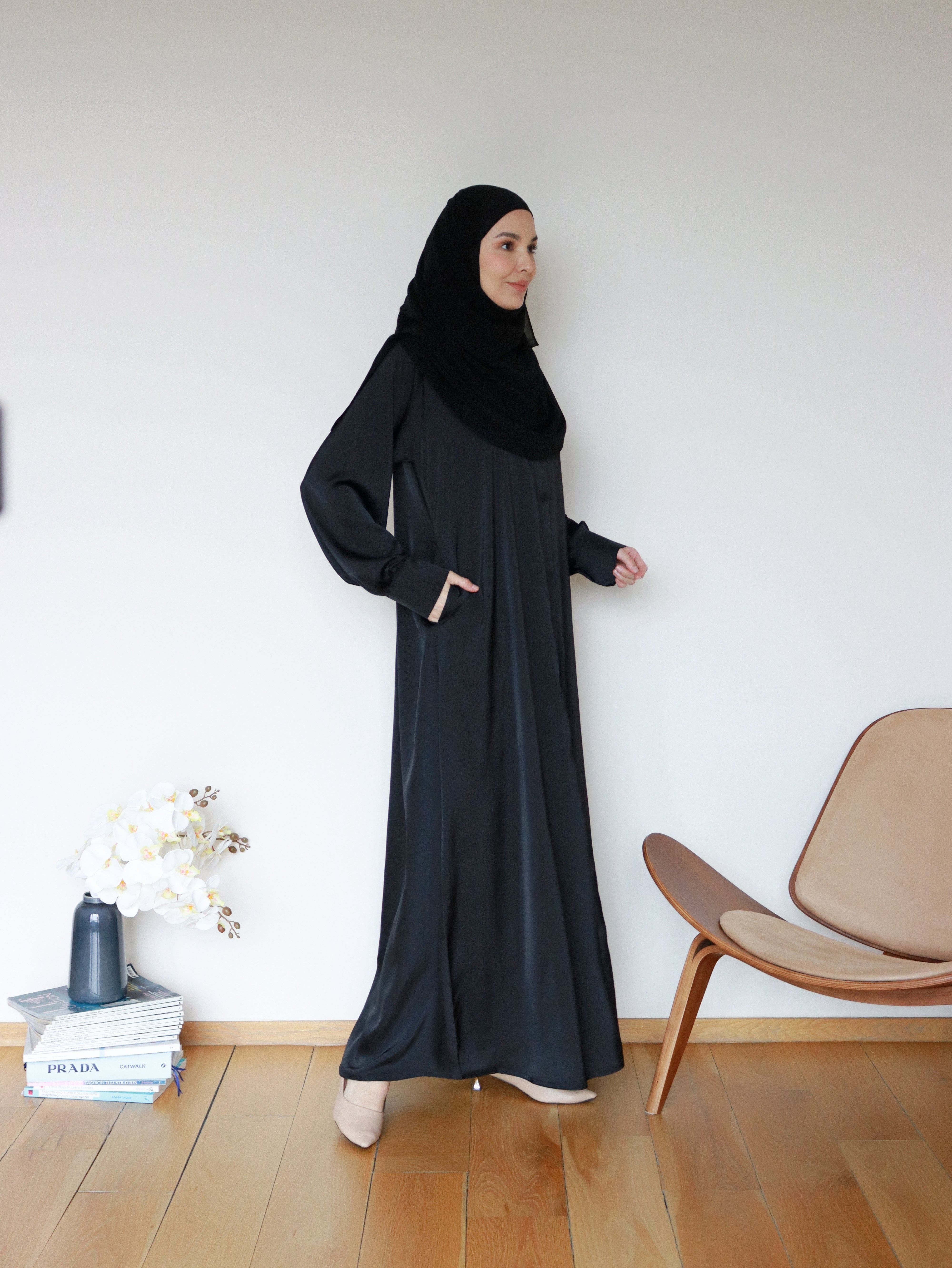 Aisya Abaya in Black