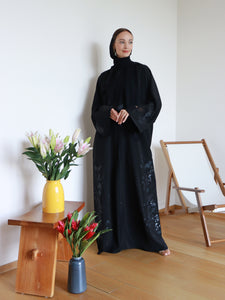 Aara Abaya in Black