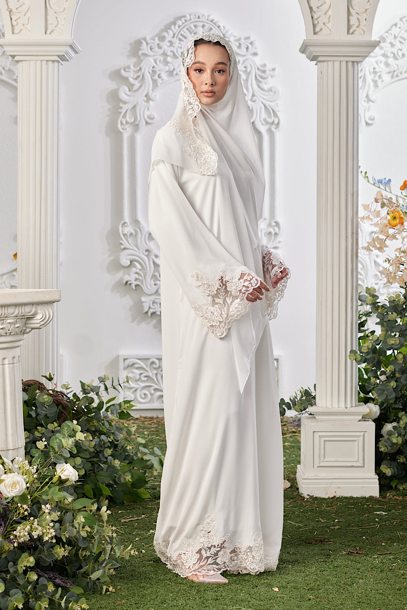 Wirda Lace Abaya in Off White