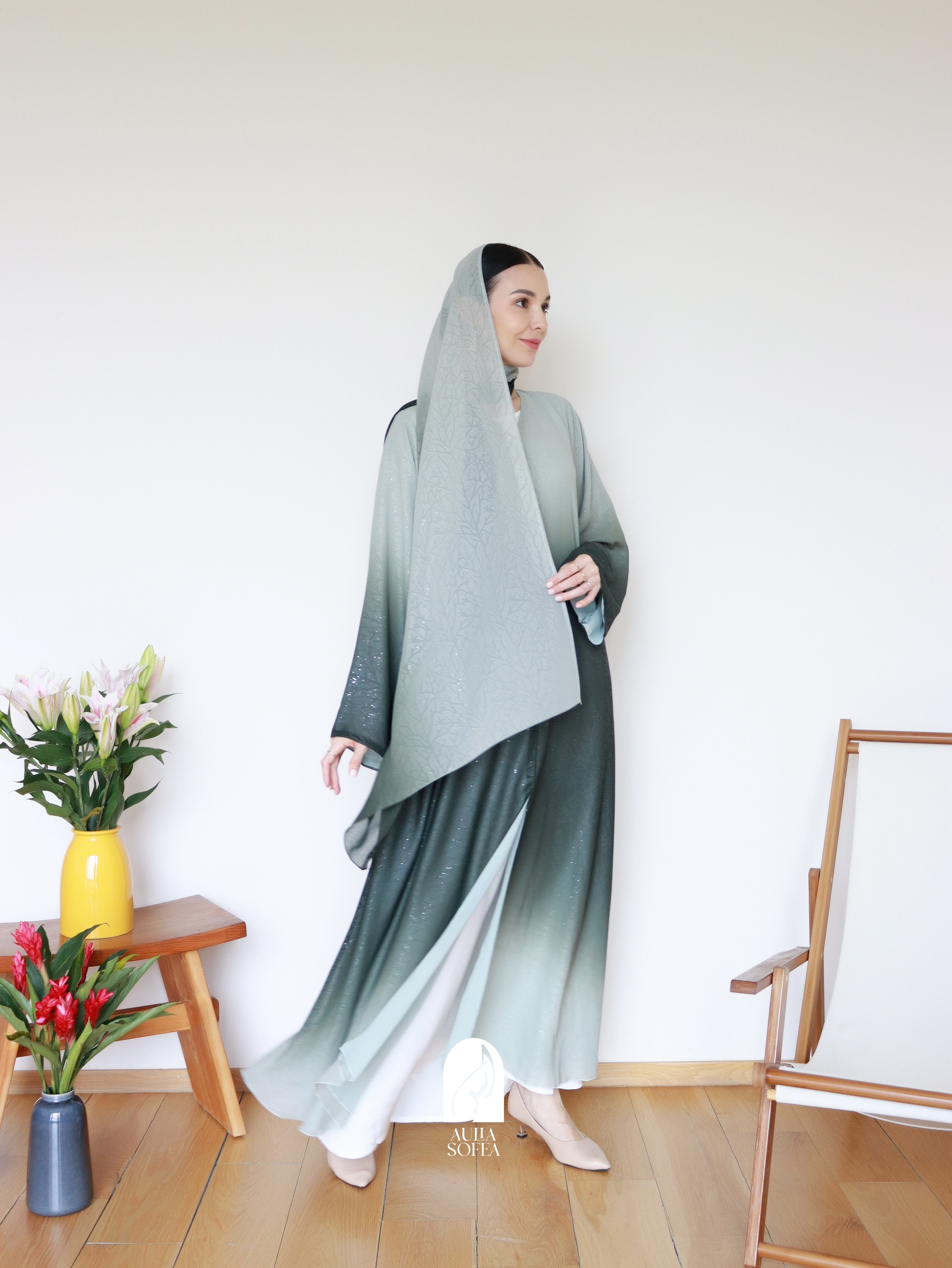 Najma Ombre Abaya 2.0 in Emerald Green