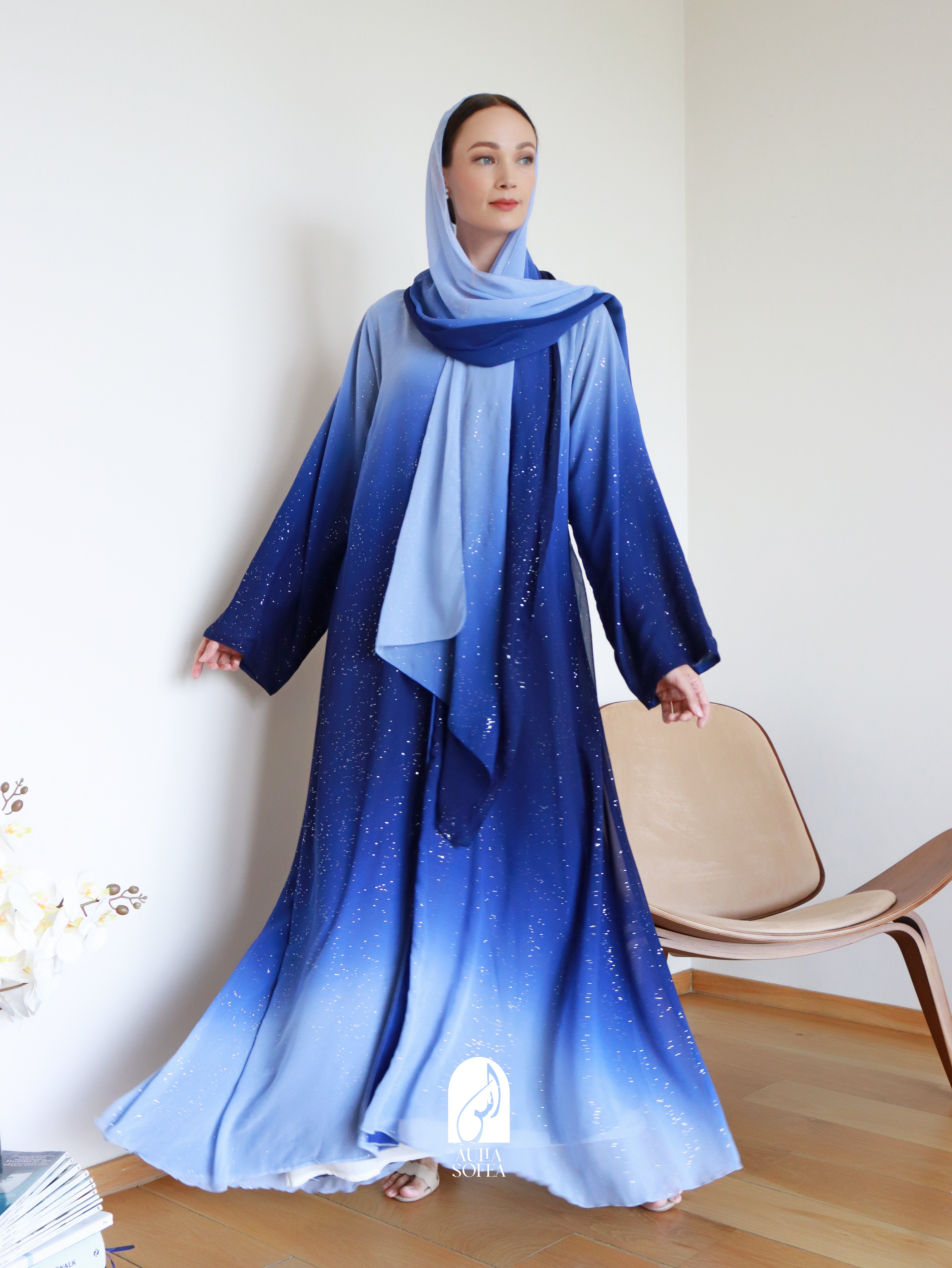 Najma Ombre Abaya in Royal Blue