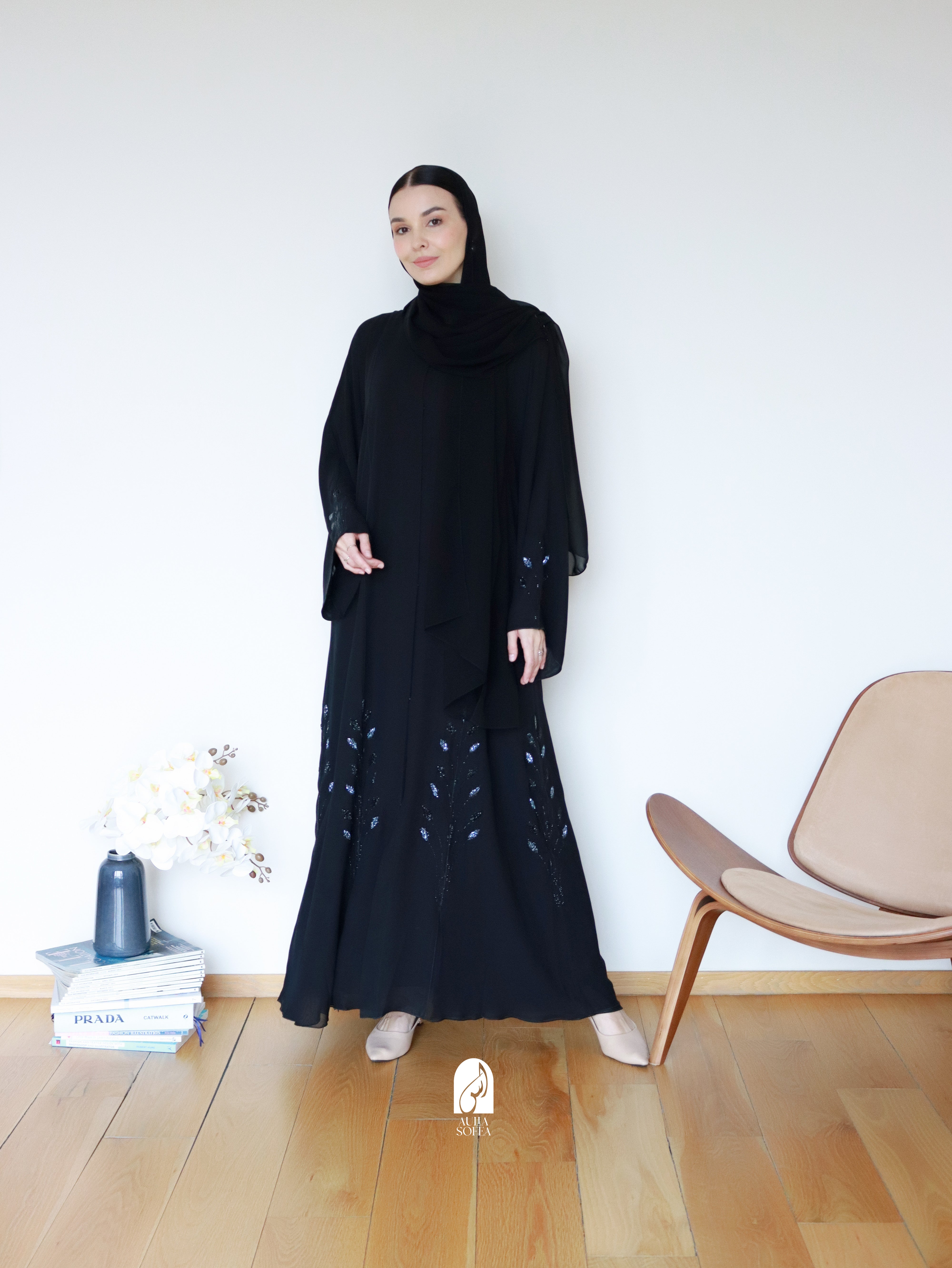 Alveera Abaya in Black