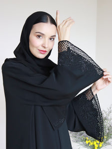 Zakiyya Abaya in All Black