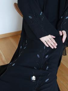 Alveera Abaya in Black