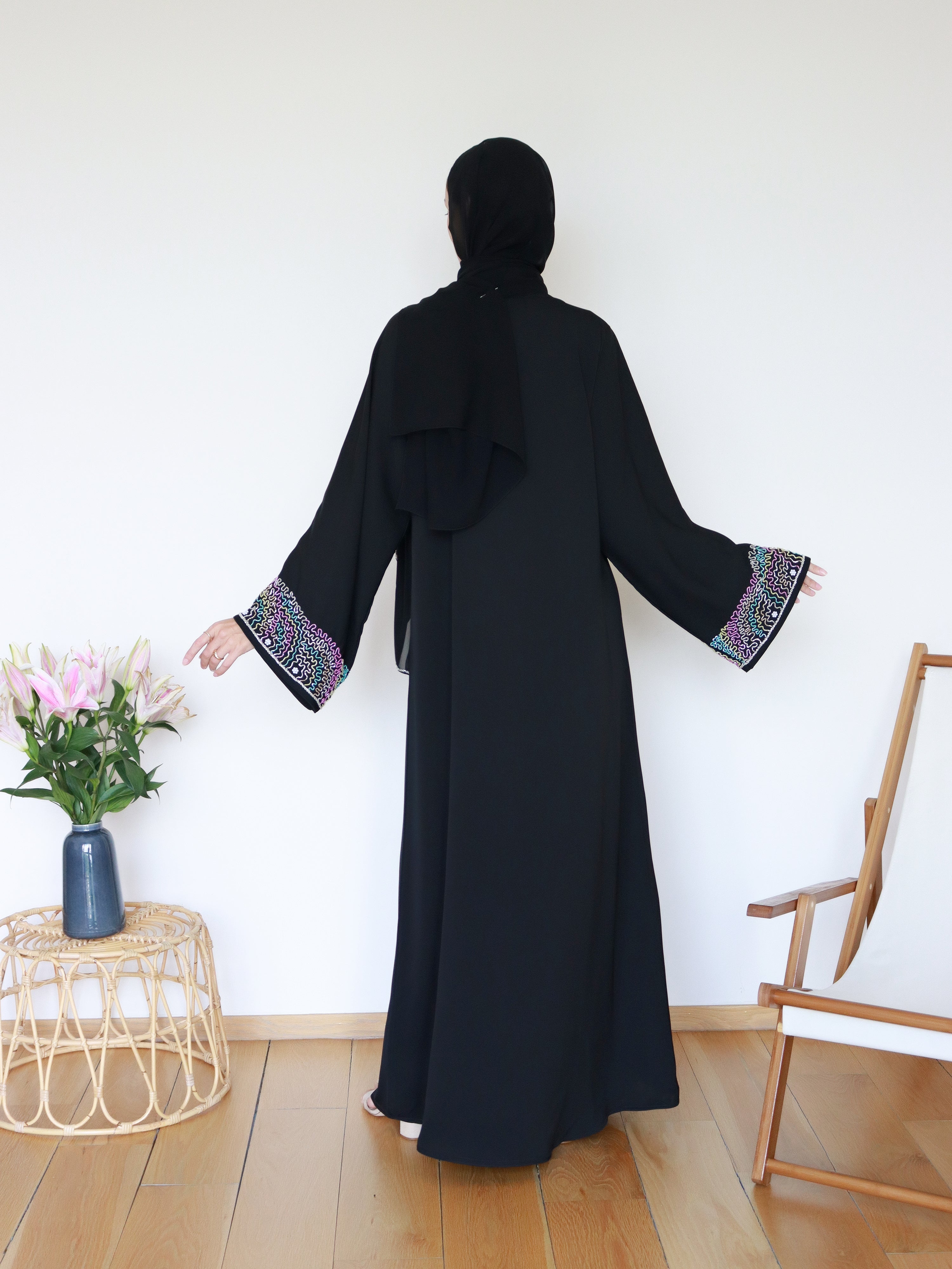 Saniyya Abaya in Black