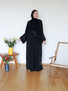 Aara Abaya in Black