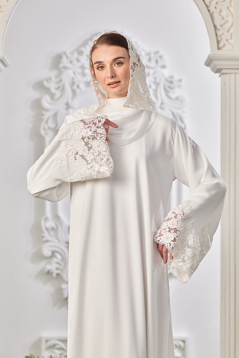Deena Lace Abaya in Off White