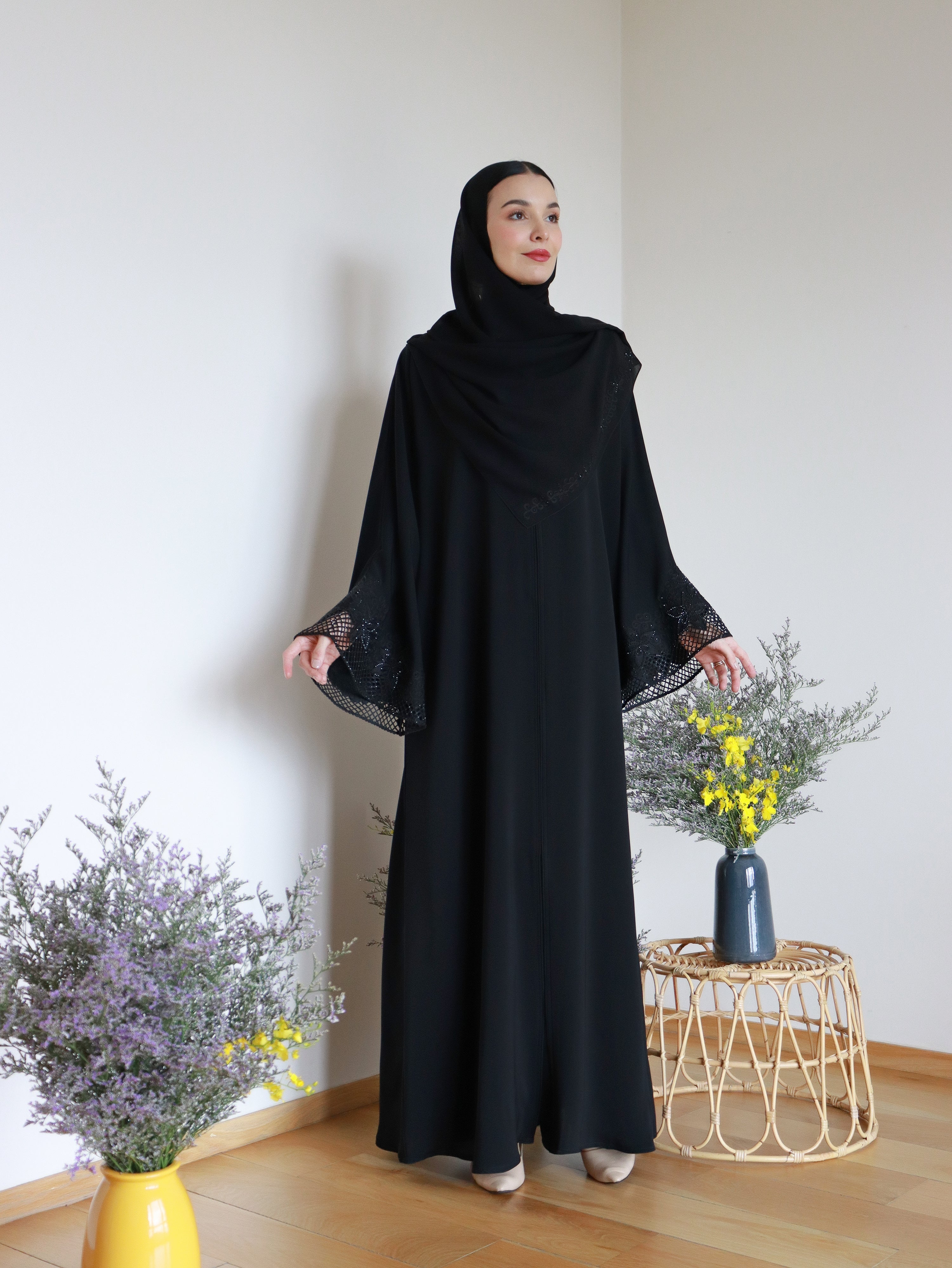 Zakiyya Abaya in All Black