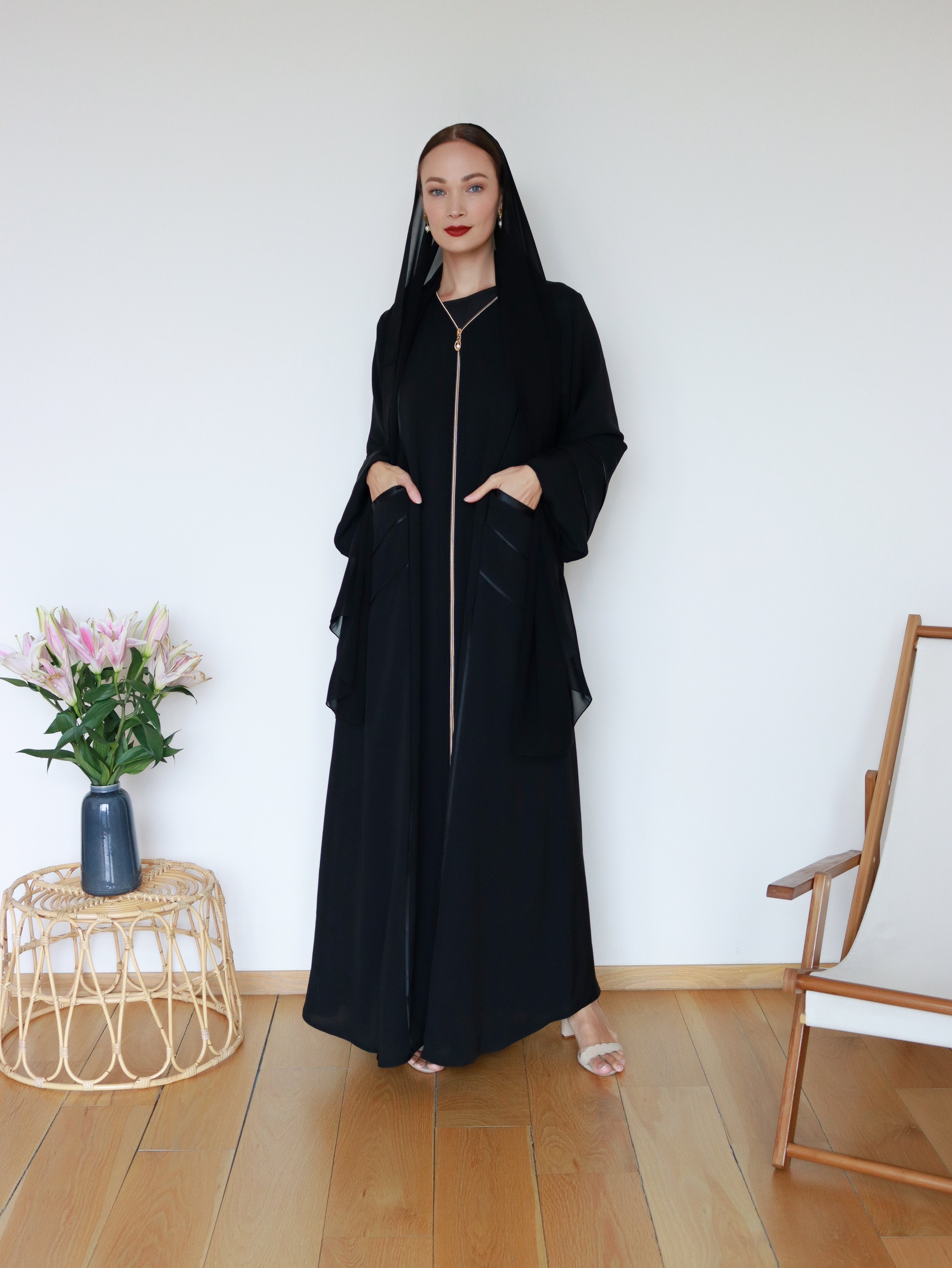 Calla Abaya in Black