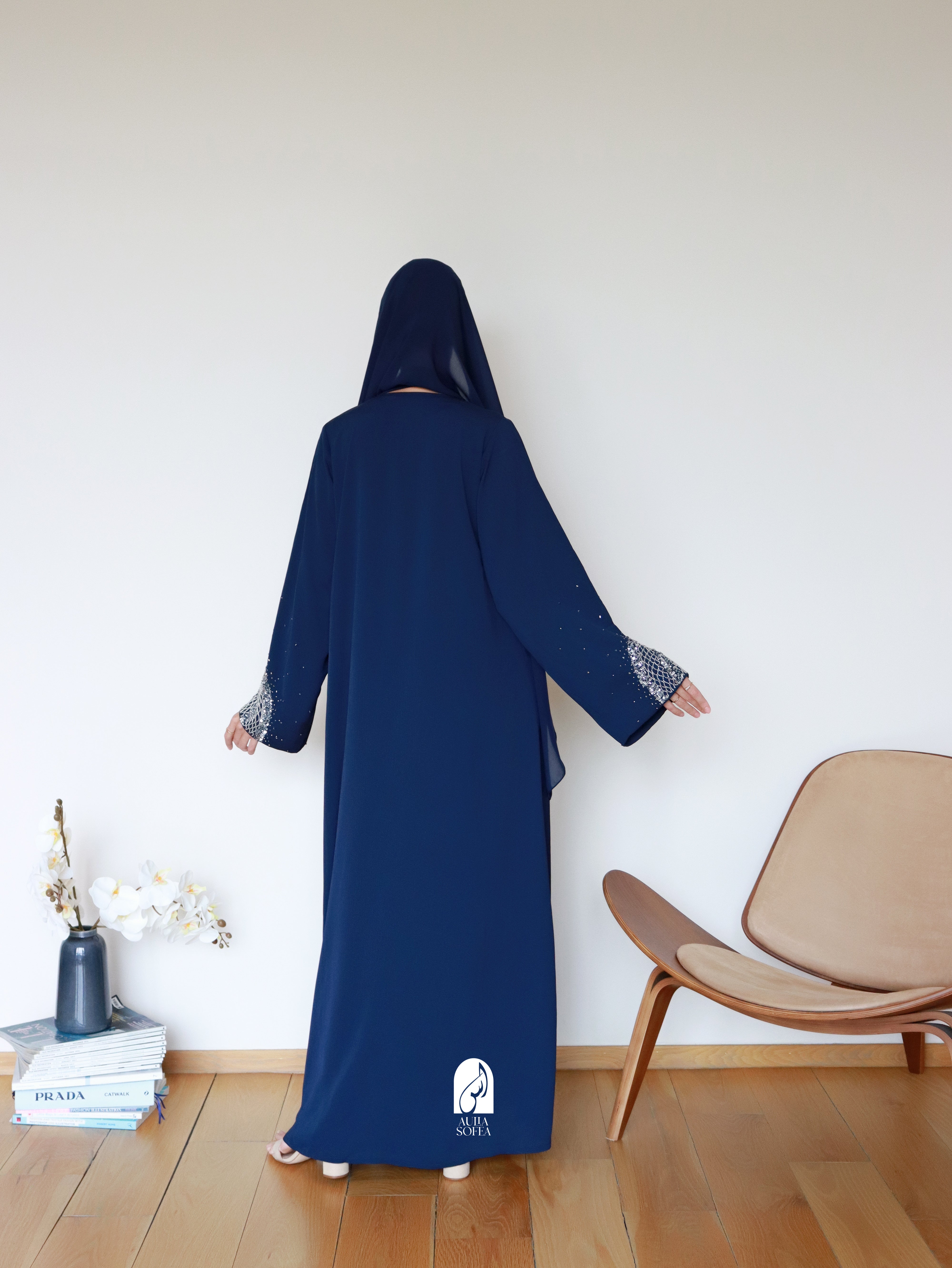 Nuhaa Abaya in Navy Blue