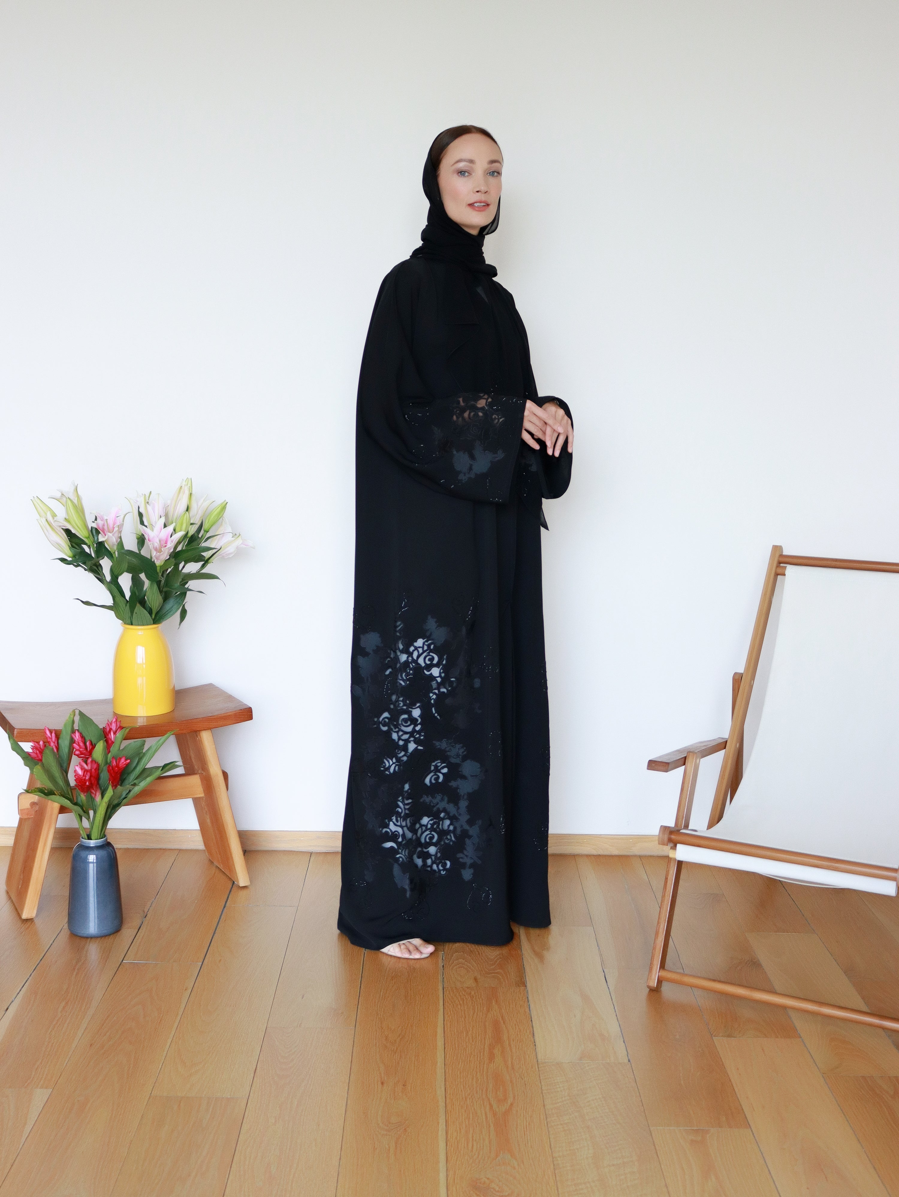 Aara Abaya in Black