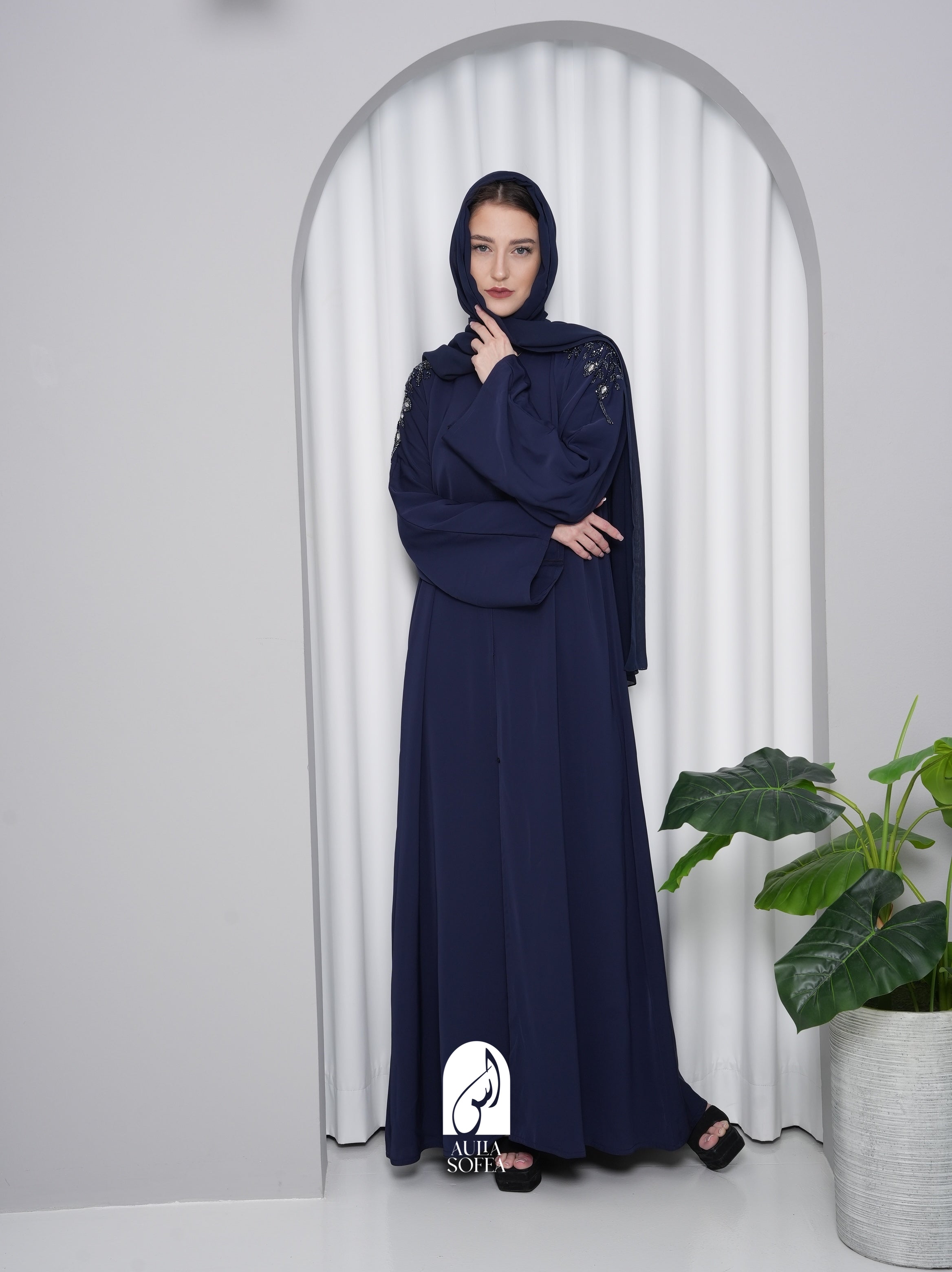 Nawraa Abaya in Navy Blue