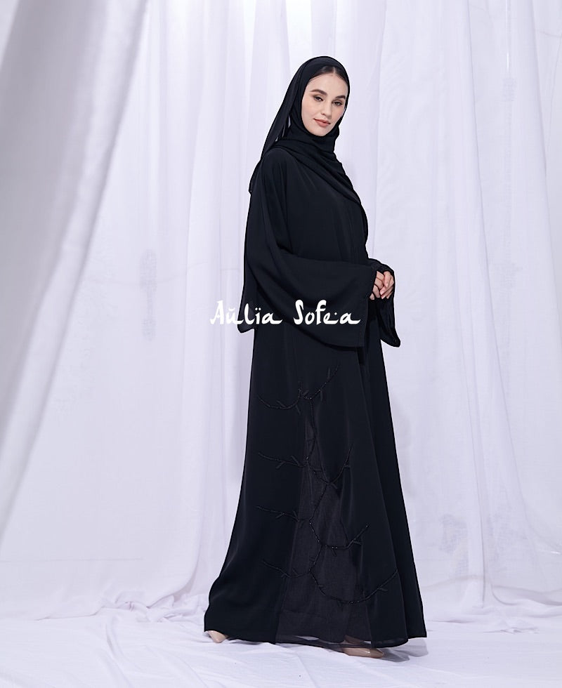 Hayraa Abaya in Black