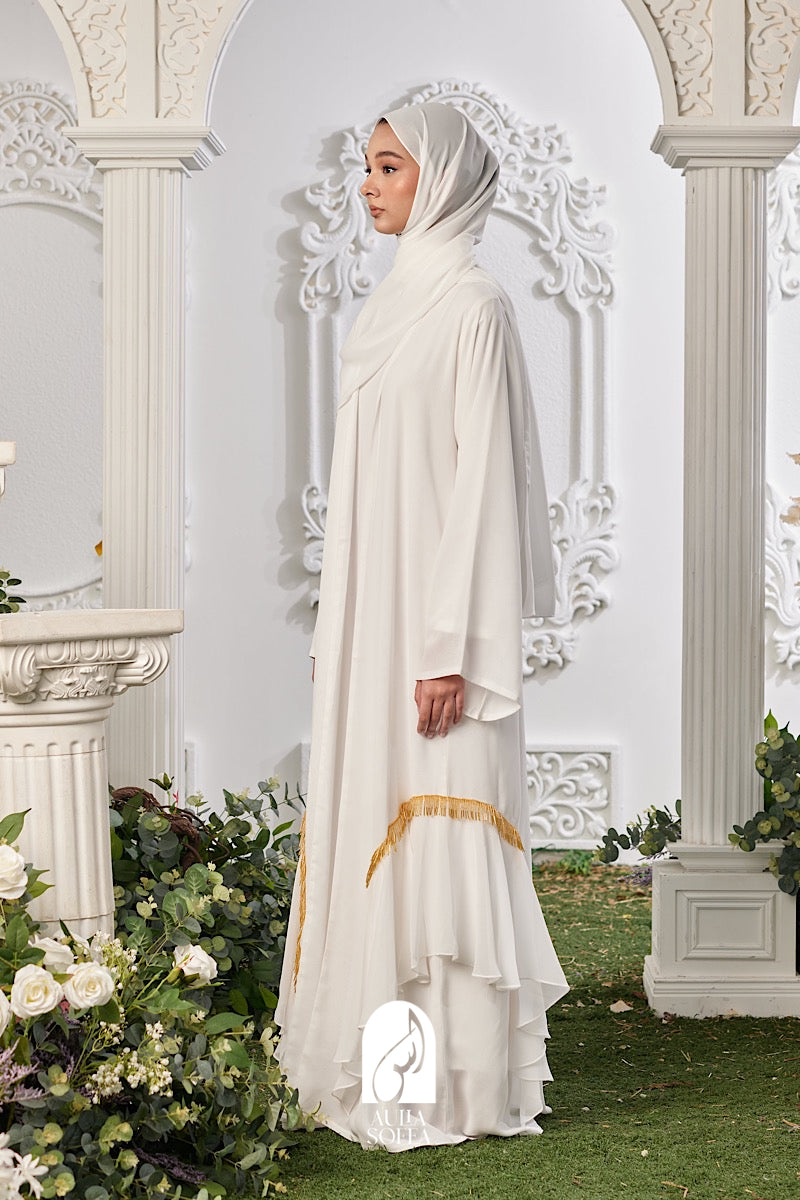 Aeshaa Abaya in Off White