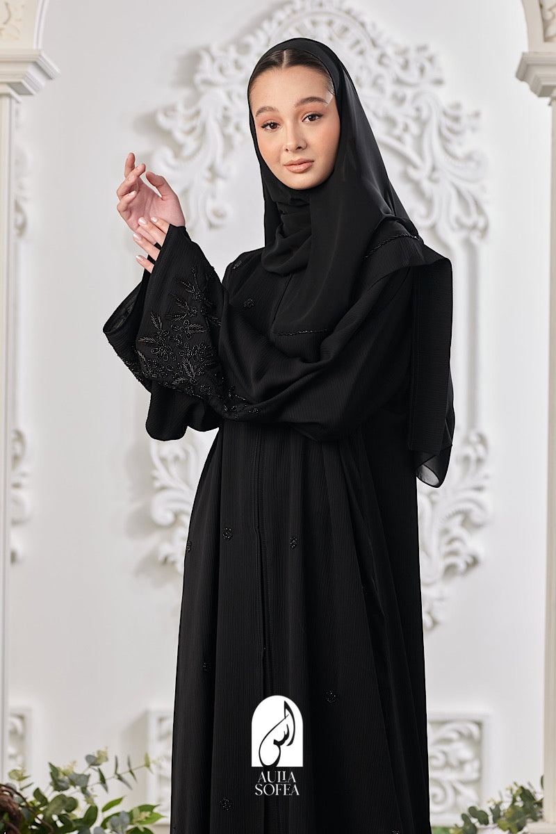 Aaira Abaya in Black
