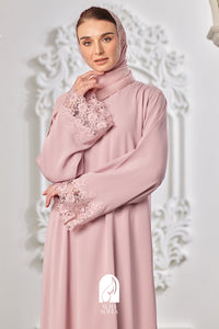 Zahia Abaya in Dusty Pink