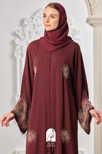 Maira Abaya in Maroon