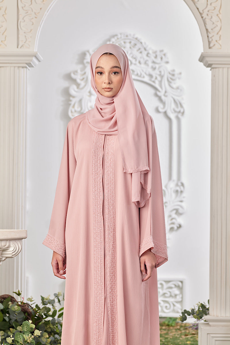 Kyra Abaya in Dusty Pink